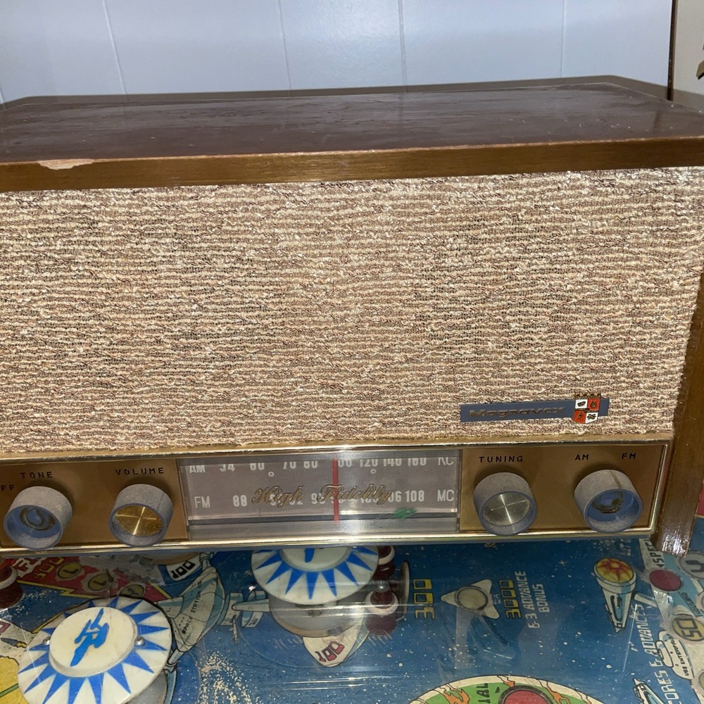 VTG Magnavox High Fidelity AM/FM Radio Wood Case Works Used Good
