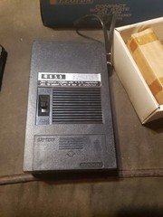 Lloyd&rsquo;s compact solid state AM FM pocket radio model r659b 1972