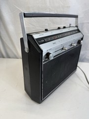 Vintage Sears Dual Power AM/FM Portable Radio Model 132.27410200