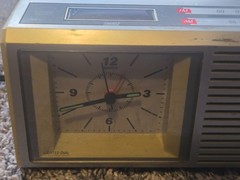 Vintage GE Quartz Analog Clock Radio AM/FM Snooze Alarm 7-4657A Tested Works