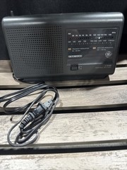 Vintage Retro General Electric AM/FM Radio Portable Model 7-2662D Tested Nice 👀