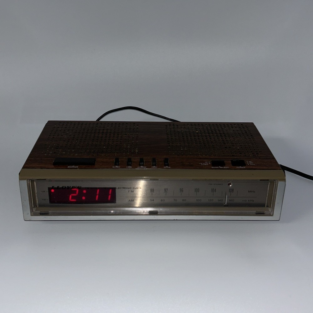 Vintage Lloyds J258 Digital Alarm Clock AM/FM Radio Brown Black – Tested READ