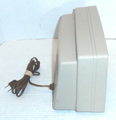 Vintage Magnavox Model: R002 Cabana Tube Plastic Radio 9.5(L)x7&Prime;(H) PLEASE READ
