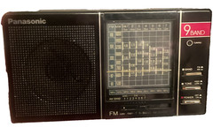 Vintage Panasonic RF-9 FM MW SW1-7 9 Band Receiver Compact Radio