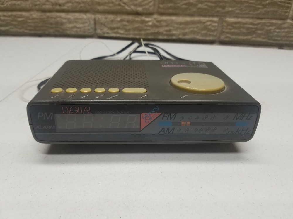 Soundesign Morning Call – Alarm Clock Radio – Vintage Retro 80s 90s 3622GRY