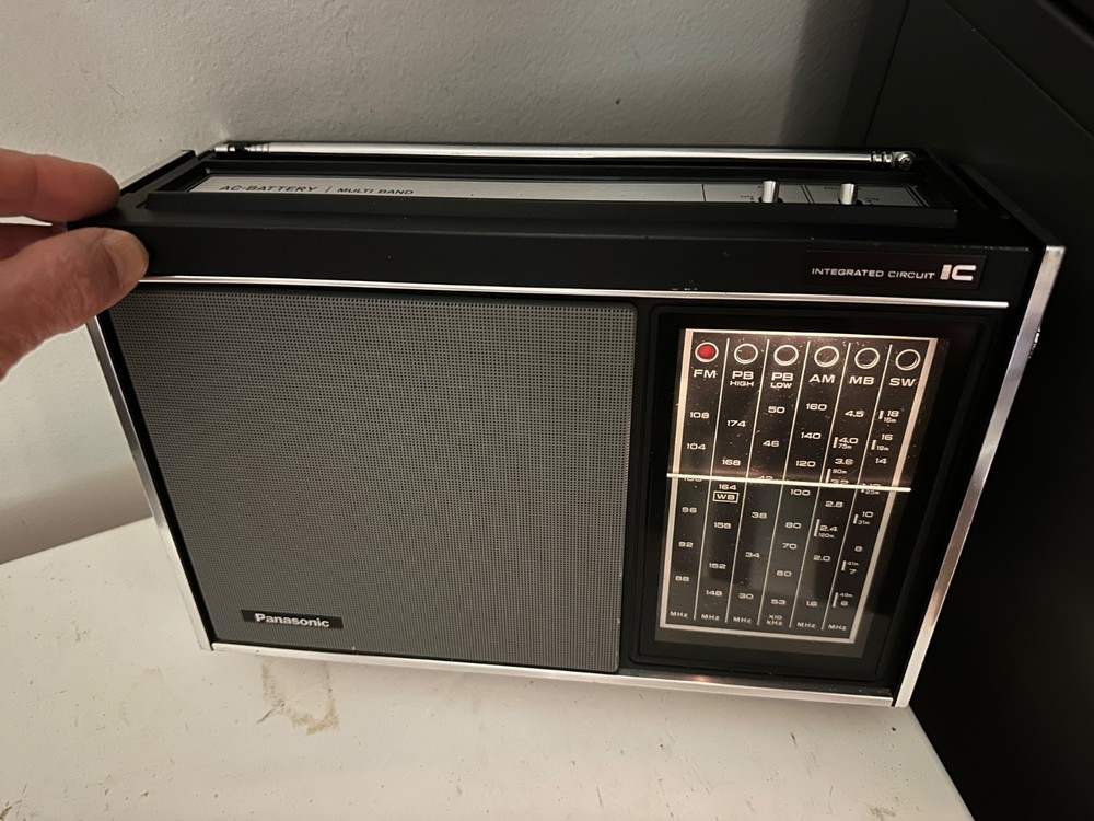 Panasonic 6-BAND FM/AM/PB/MB/ SW Receiver, Model No RF-1260 , Tested/Works