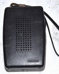 VINTAGE BROWNI SOLID STATE AM PORTABLE RADIO FROM HONG KONG WORKS