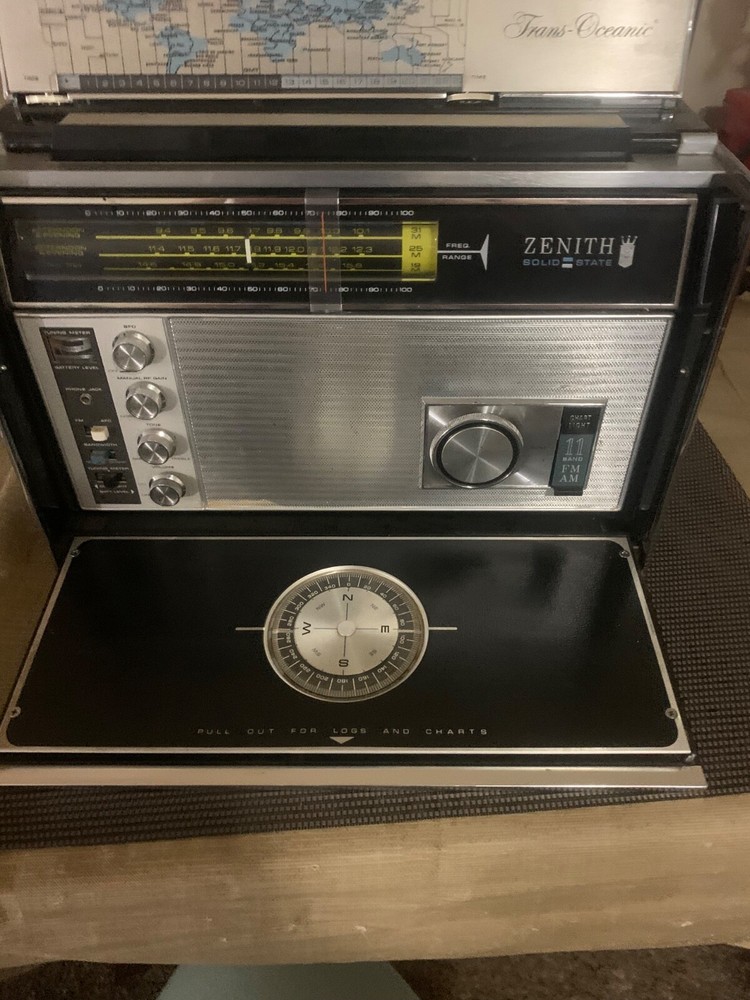 Zenith 7000-1 Solid State Trans Oceanic Vintage Radio