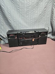 GE 3-5690A Boom Box Stereo AM/FM Radio & Cassette Detachable Speakers