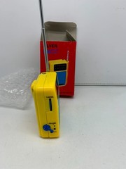 Vintage Silver Brand MINI Sporty 2 Band Radio AM/FM Yellow &rsquo;80s RARE UNUSED