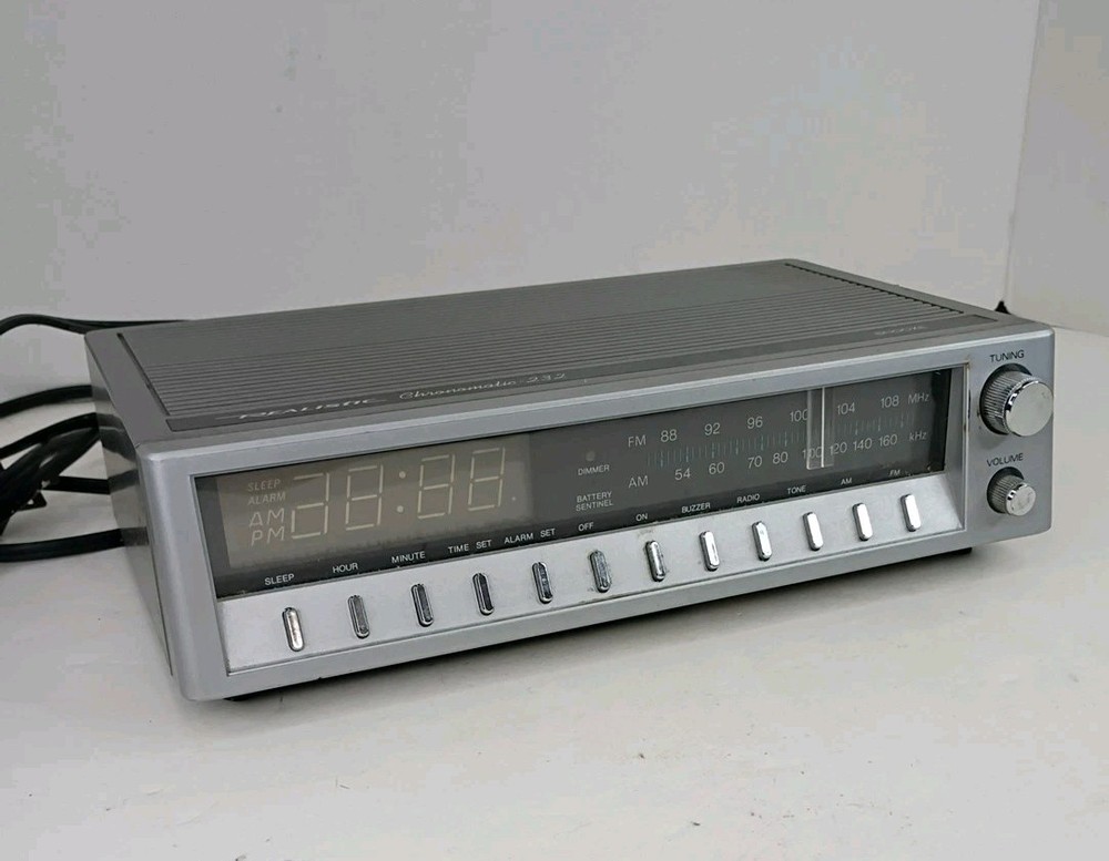 Vintage Silver Realistic Chronomatic 232 Alarm Clock Radio AM FM Tested Working