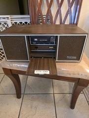 Belle Wood MODEL 1880 Woodgrain Radio w/ Tape Adapter & .. Vintage Or For Parts