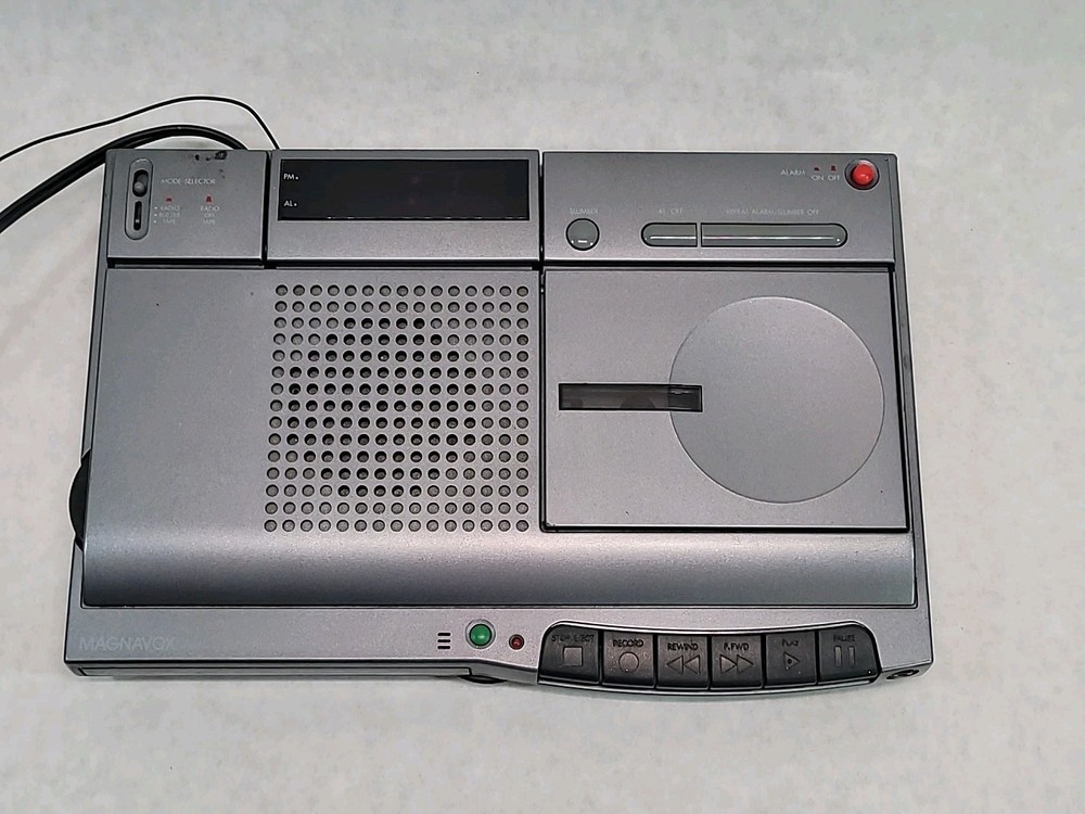Vintage Magnavox AJ3800 FM/AM/Cassette Alarm Clock Radio Working