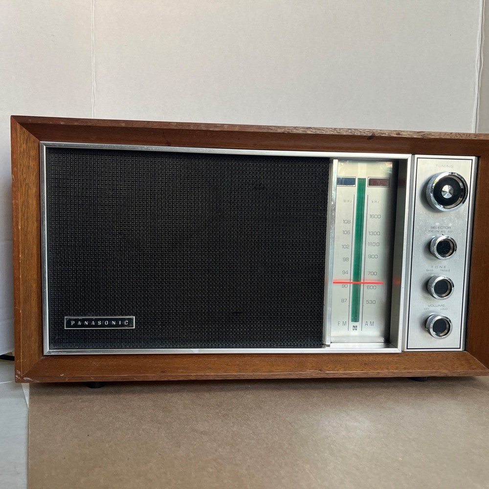 Vintage 1970s PANASONIC RE-7259 AM FM 2-Band Wood Cabinet Tabletop Radio WORKING