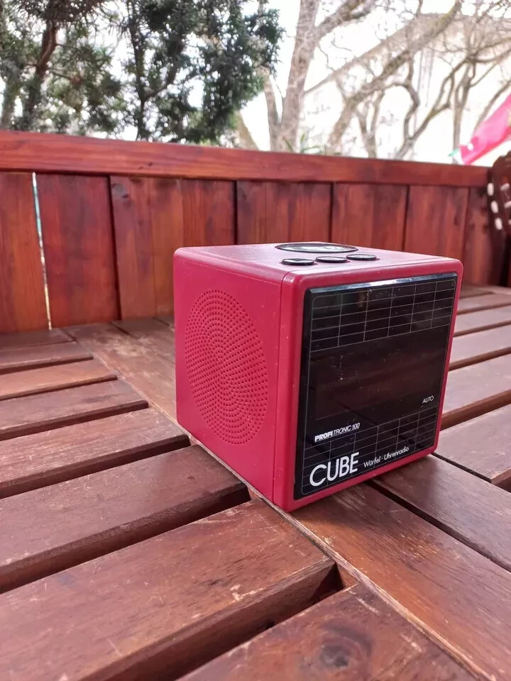 German vintage red CUBE Profitronic 100 alarm radio