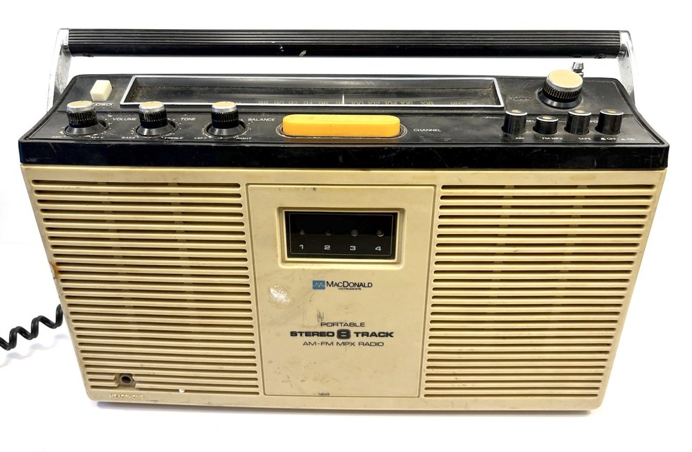 Vintage MacDonald Portable Stereo 8 track AM-FM MPX Radio 8Psr 3000