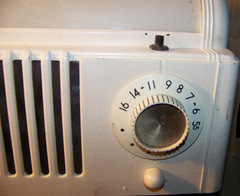 Vintage Mitchell Lullaby Bed Lamp Tube Radio With A Night Light – Model No. 1251