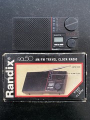 Vintage Randix RCL50 Travel AM/FM Quartz Clock Radio Pocket Size