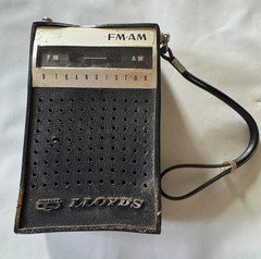 Lloyd&rsquo;s AM/FM Vintage Radio – NON-WORKING – PARTS ONLY – Japan