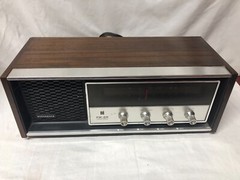 Panasonic RE-7369 Vintage FM-AM 2-Band Radio Solid State 1970s Wood Case Radio