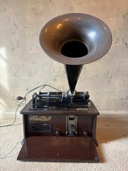 Thomas Home Phonograph Radio Cassette Player Model 177 w/ Witches Hat Horn Works