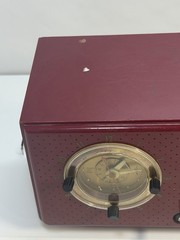 General Electric Cranberry Red 1953 Model 565 clock radio for parts