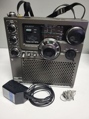 SONY FM/MW/SW 5 Band Receiver Model No ICF-5900W Tested Works *video* READ