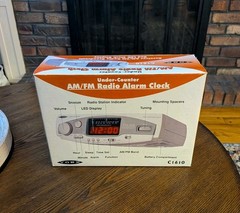 VTG Yorx Under-Cabinet AM/FM Radio, Alarm Clock: C1610, Kitchen Space Saver 🆕