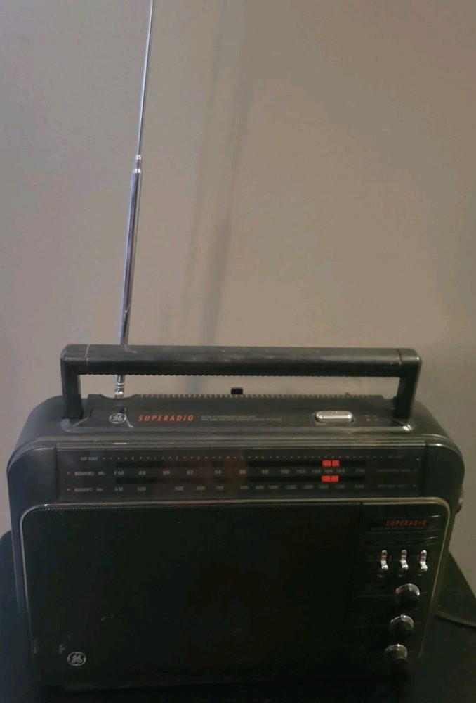 GE General Electric Superadio Series III Long Range AM/FM Super Radio 7-2887A