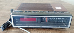 Vintage 1980&rsquo;s SANYO Model RM 5100 Woodgrain AM/FM Clock Radio Working 100%