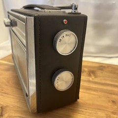 Vintage SounDesign Model No. 2297 AM / FM Radio AC-DC AFC Leather Bound – VGC