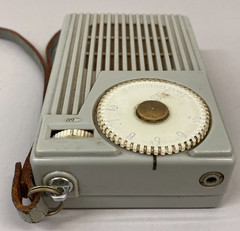 HITACHI TH-621 Grey – Vintage Transistor Radio (UNTESTED)