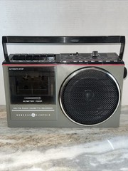 Vintage General Electric GE Model 3-5233B AM/FM Stereo Radio/Cassette Recorder