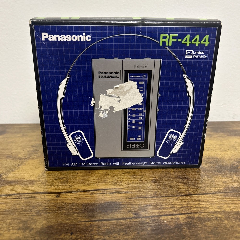 Vintage Panasonic RF-444 Portable AM/FM Radio Brand New Walkman w/headphones