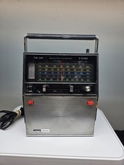 Vintage Montgomery Ward Airline 5-Band Radio FM AM Shortwave SW Working Collecti