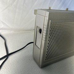 VINTAGE SANYO RP 5230 PORTABLE AM/FM RADIO 2 BAND- Works!!!