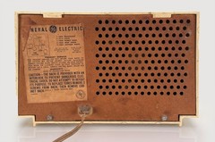 5 VERY COOL VINTAGE TABLE RADIOS