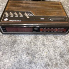Vintage 1980s GE Digital Alarm Clock Radio Woodgrain Model 7-4612A Tested Works