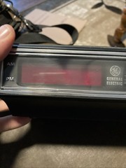 Vintage GE AM/FM Digital Clock Radio 7-4625C Woodgrain