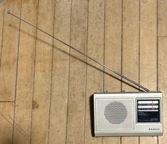 ORIGINAL RETRO VINTAGE Sanyo RP 5230 AM FM Portable Radio AC/DC works!