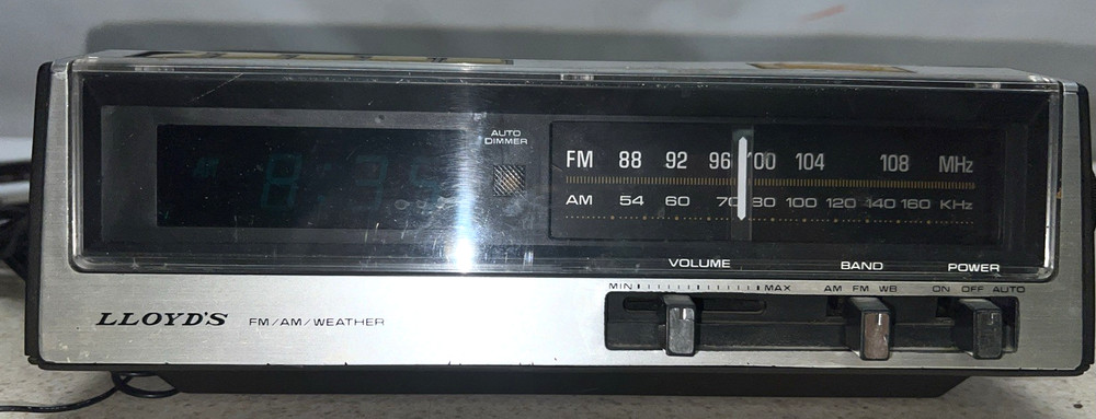 Vtg Lloyds Clock Radio AM/FM/Weather Model J271 Simulated Woodgrain Tested