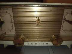 Vintage 1960 Zenith Clock Radio Tabletop Model G516W – Clock Works