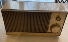 Vintage ZENITH Solid State Tan Transistor Radio 2-2960 z212L TESTED WORKS
