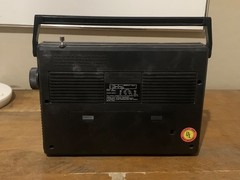 Retro Vintage REALISTIC RADIO SHACK 12-625A AM FM Portable AC DC Radio – Works