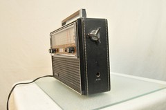 Aircastle Model 136F6 Solid State 15 Transistor 5 Band Radio Made in Taiwan