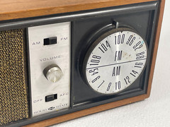 VTG Philco Ford Solid State Wood Panel AM/FM Stereo Shelf Radio Taiwan S-958WA