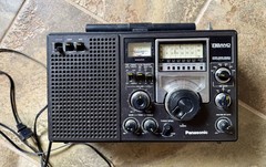 Panasonic RF-2200 8 Band Shortwave Radio AM FM Vintage Tested Fully Working