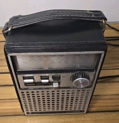 Vintage Lloyd&rsquo;s N713 AM/FM Radio 40 Channel CB Monitor Portable AC/DC TESTED