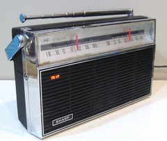 1975 Vintage SHARP AM/FM TRANSISTOR RADIO Model FX-176 – Works See Details
