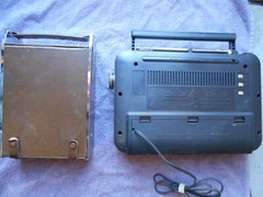Lot of 2 Vintage PRECOR 810 5 Band AND GE Super Radio Long Range AM/FM 7-2887A
